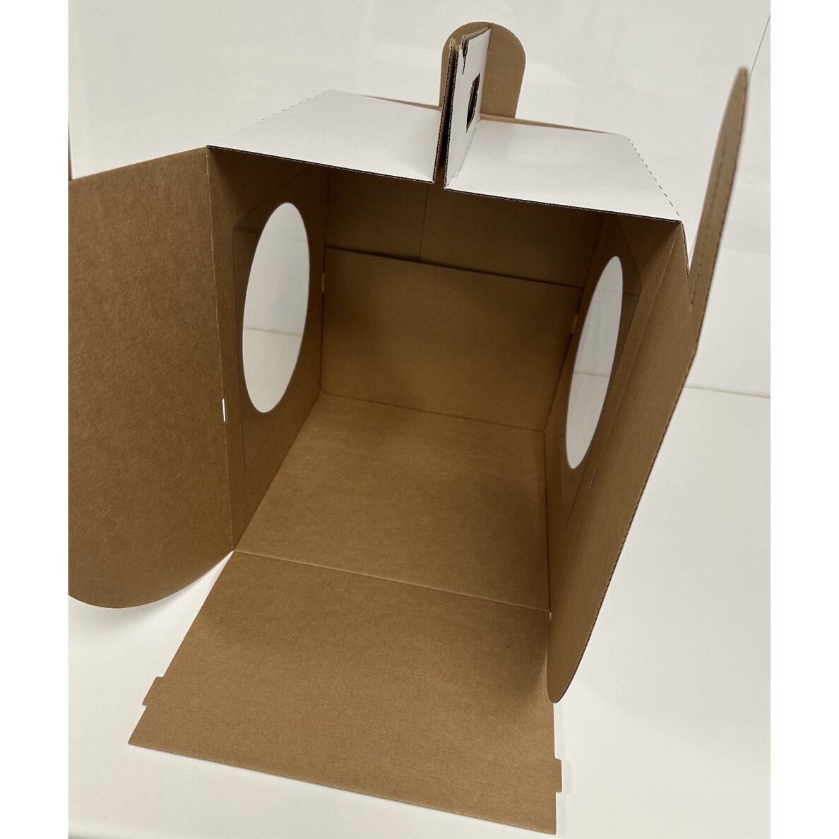 KIVIBOX dėžė konditerijai 25x25x30 cm, su langeliais 1 KIVIBOX dėžė konditerijai 25x25x30 cm, su langeliais 1