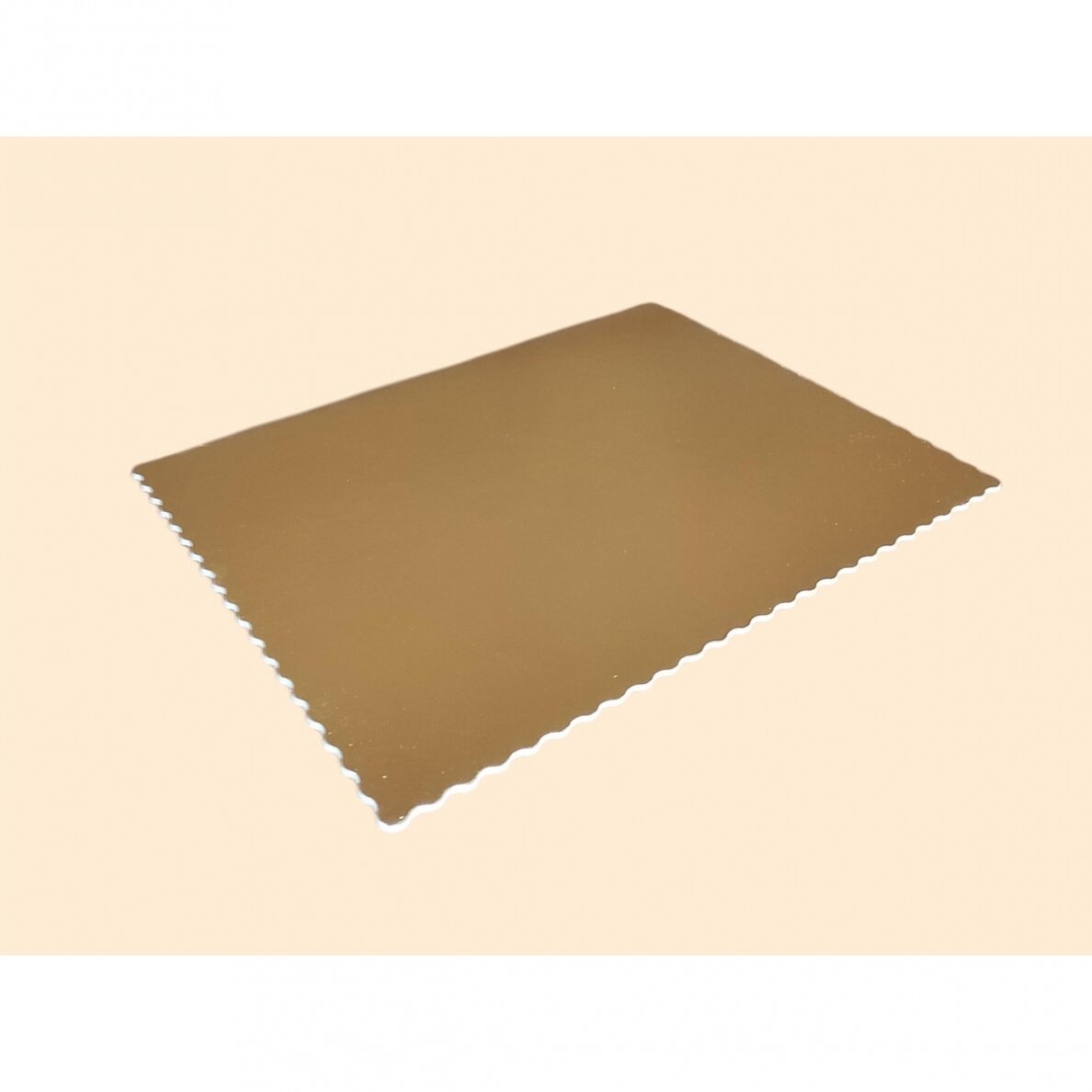 Padėklas 40x30 cm, banguotais kraštais, 3 mm storio